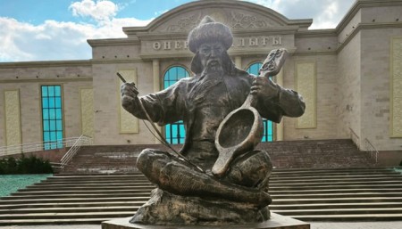 Актобе — крупнейший город на западе Казахстана, административный центр Актюбинской области