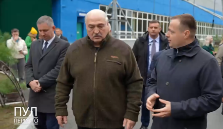 Президент Республики Беларусь Лукашенко А.Г.: "Ребята, двигатель надо сделать свой!"